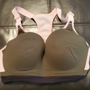 Victorias Secret Incredible sports bra